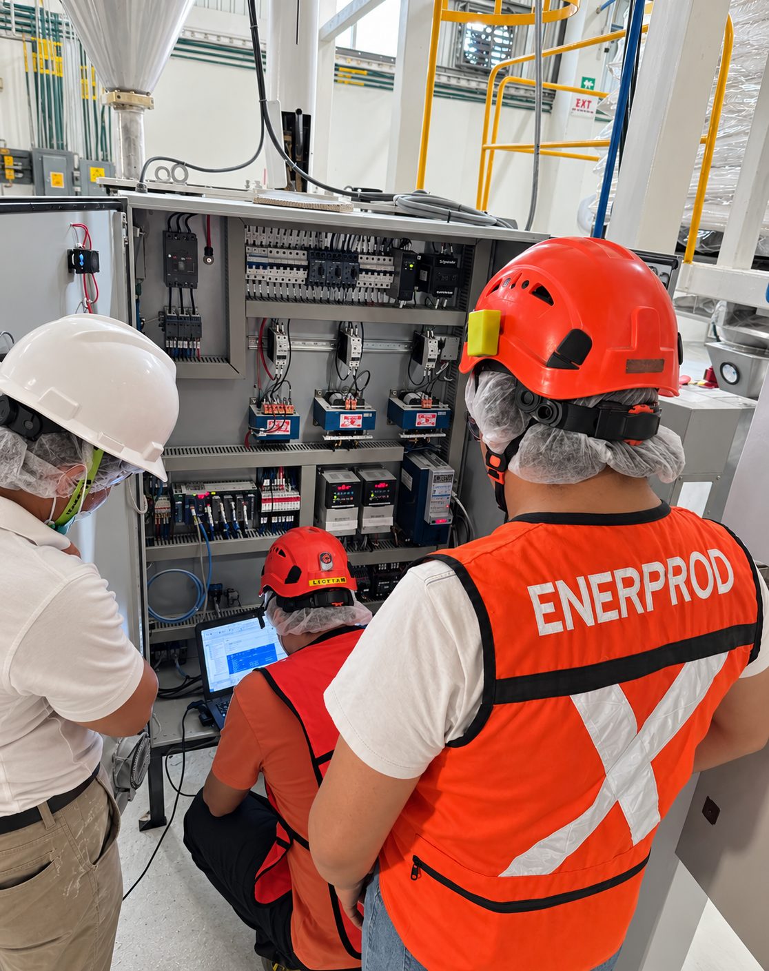 Puesta en marcha y pruebas de un tablero de control industrial