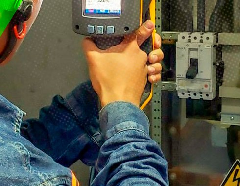 Medición en tablero eléctrico para estudio de calidad de la energía